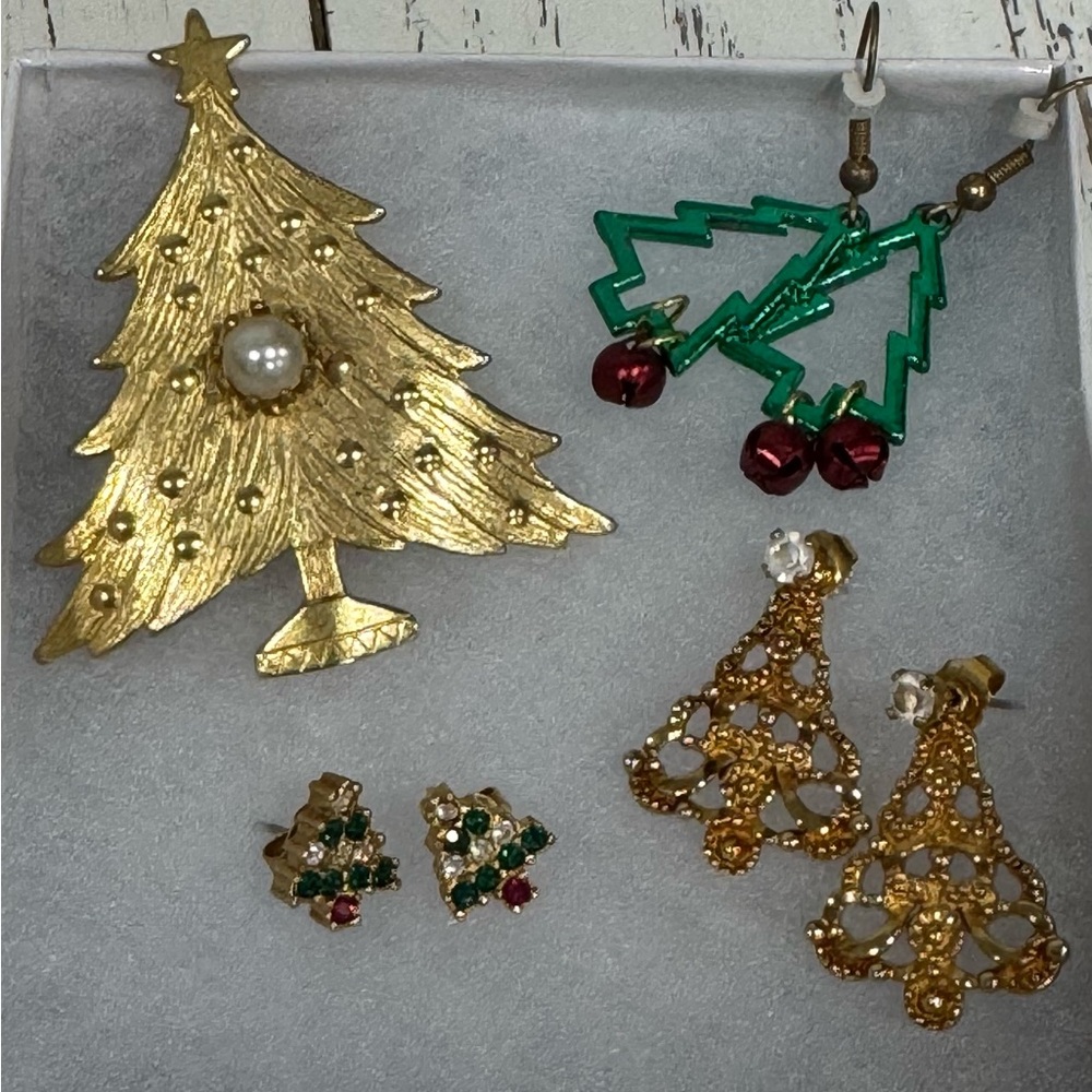 Christmas Trees Earrings & Brooch (4) Bundle